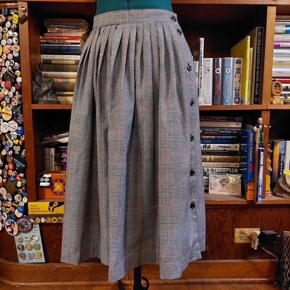 Worthington Dresses & Skirts - Vintage black, white, and red plaid midi skirt with side button detail